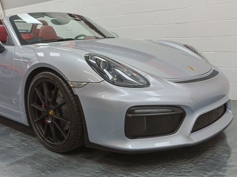 Used 2016 Porsche Boxster Spyder image 33