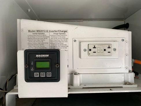 Used 2017 Ford E-350 and Econoline 350 Super Duty image 40