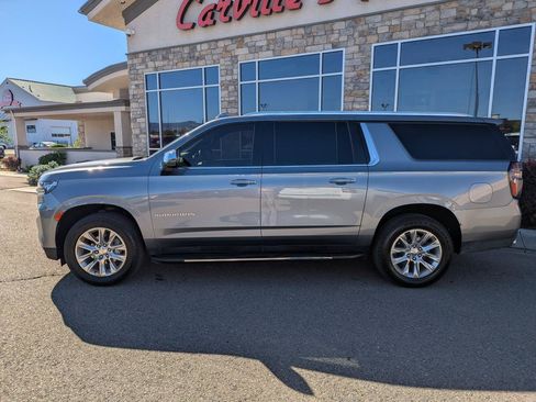 Used 2022 Chevrolet Suburban Premier AWD/4WD image 2