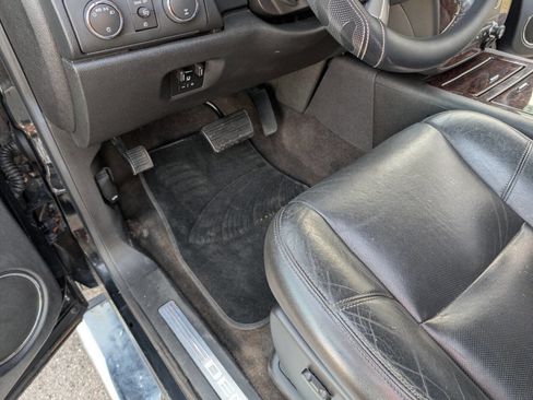 Used 2014 GMC Sierra 3500 Denali image 16