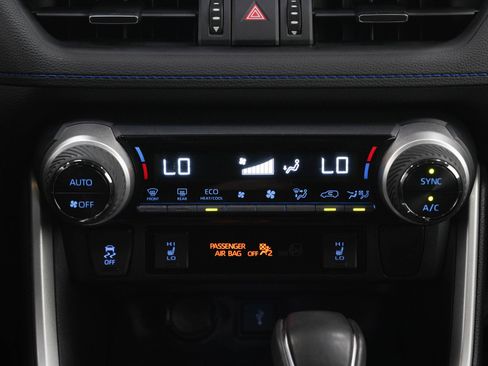 Used 2020 Toyota RAV4 XSE w/ XSE Grade Weather Package AWD/4WD image 19