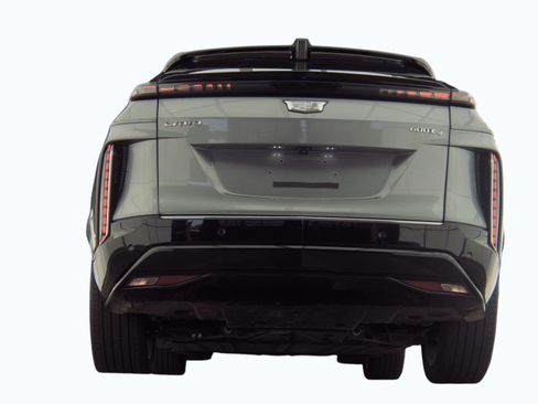 Used 2024 Cadillac Lyriq Luxury AWD/4WD image 6