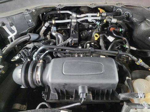 Used 2021 Ford Explorer XLT w/ Equipment Group 202A RWD image 30