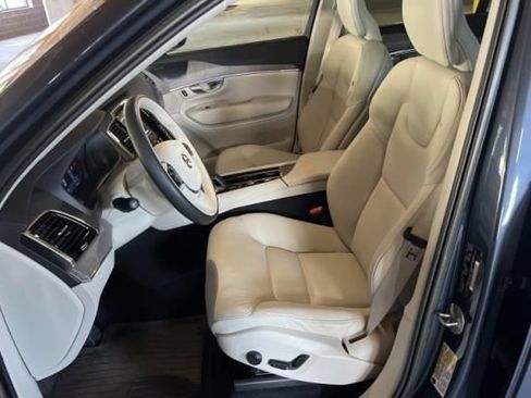 Used 2023 Volvo XC90 B6 Plus w/ Protection Package Premier AWD/4WD image 3