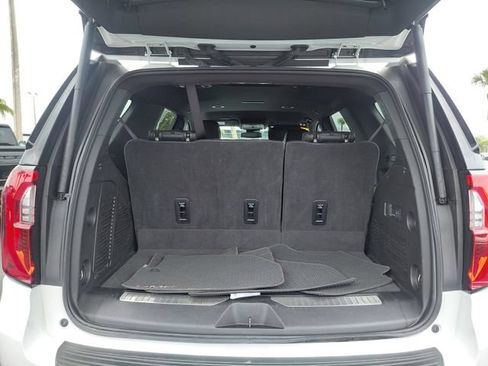 Used 2025 GMC Yukon Denali AWD/4WD image 16