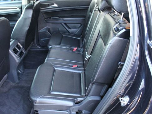 Used 2018 Volkswagen Atlas SE image 16