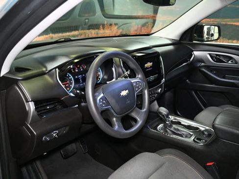 Used 2021 Chevrolet Traverse LS FWD image 20