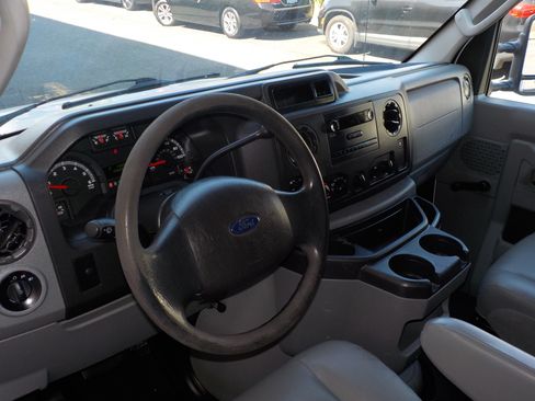 Used 2013 Ford E-350 and Econoline 350 Super Duty w/ Class I Trailer Tow Pkg RWD image 15