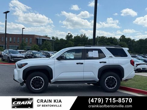 Used 2025 Toyota 4Runner TRD Off-Road AWD/4WD image 4