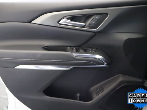 Used 2025 Chevrolet Traverse LT image 33