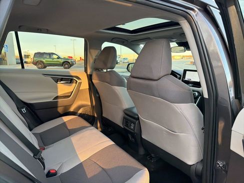Used 2025 Toyota RAV4 XLE image 18