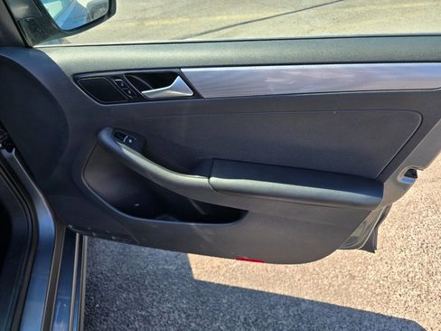 Used 2016 Volkswagen Jetta SE image 29