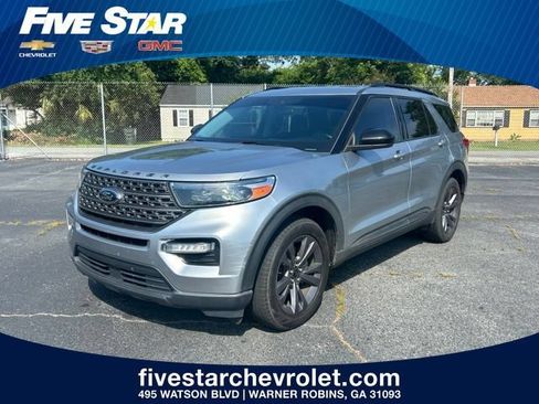 Used 2023 Ford Explorer XLT w/ Equipment Group 202A RWD image 1
