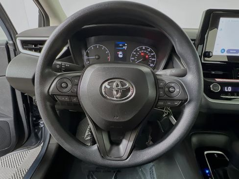 Used 2025 Toyota Corolla LE FWD image 18