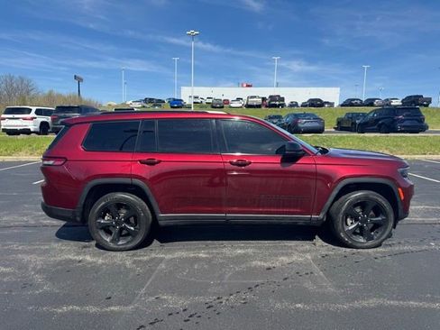 Used 2023 Jeep Grand Cherokee L Laredo AWD/4WD image 2