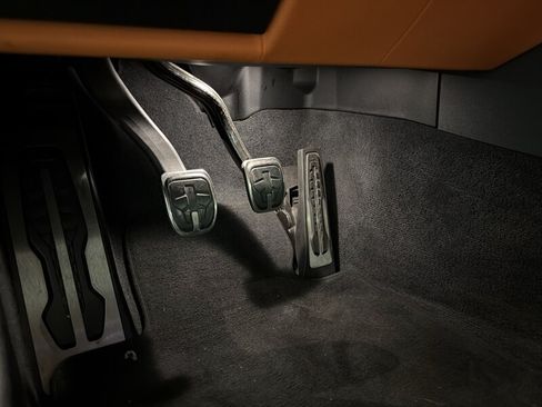 Used 2022 BMW M3 w/ M Carbon Exterior Package RWD image 38