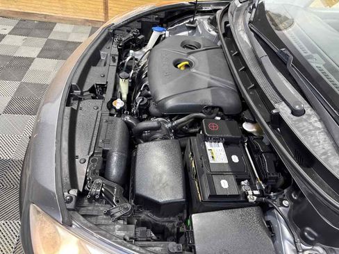 Used 2013 Hyundai Elantra GT w/ Style Pkg image 28