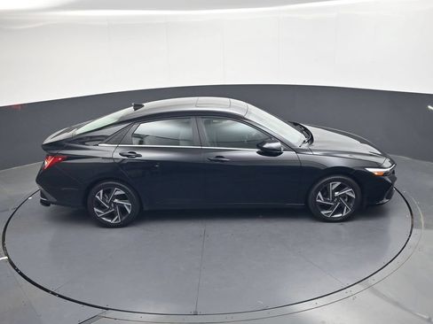 Used 2024 Hyundai Elantra SEL w/ Convenience Package FWD image 29