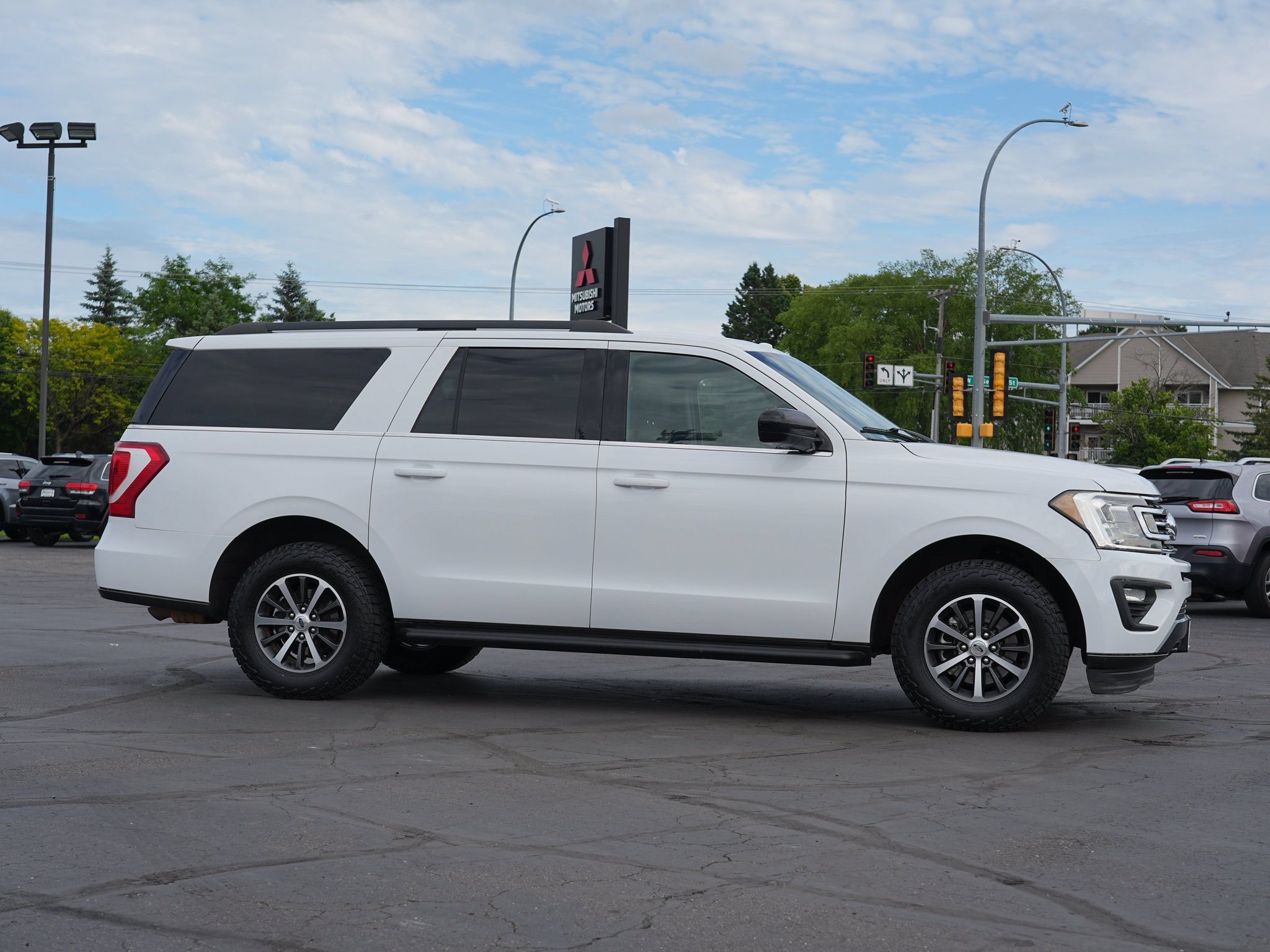 Used 2019 Ford Expedition Max XL AWD/4WD image 2