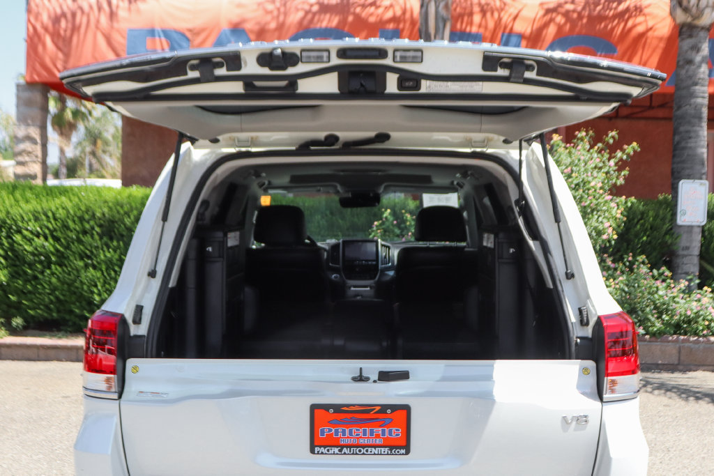 Used 2018 Toyota Land Cruiser AWD/4WD image 8