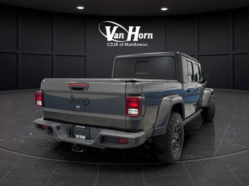 Used 2022 Jeep Gladiator Sport AWD/4WD image 7