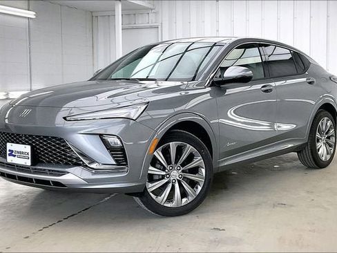 New 2026 Buick Envista Avenir image 2