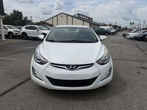 Used 2015 Hyundai Elantra SE w/ Option Group 02 FWD image 3