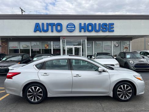 Used 2016 Nissan Altima 2.5 SL w/ 2.5 Technology Package FWD image 9