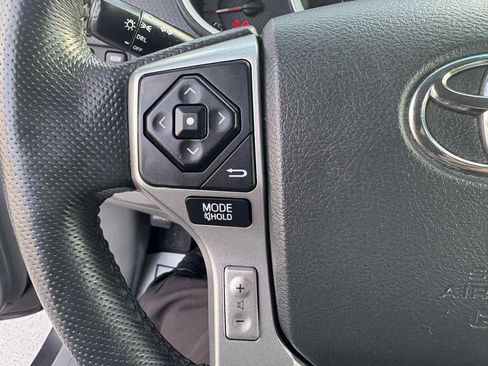 Used 2015 Toyota Tacoma PreRunner image 28