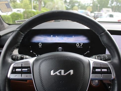 Certified 2025 Kia Telluride SX Prestige X-Pro AWD/4WD image 32