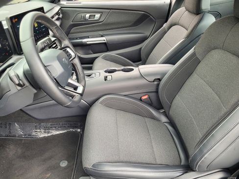 Used 2025 Ford Mustang Coupe image 16