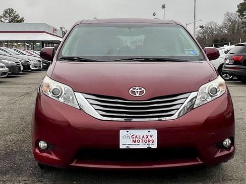 Used 2016 Toyota Sienna image 2