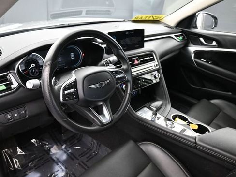 Used 2025 Genesis G70 2.5T image 19