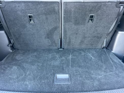 Used 2025 Volkswagen Atlas SE image 17