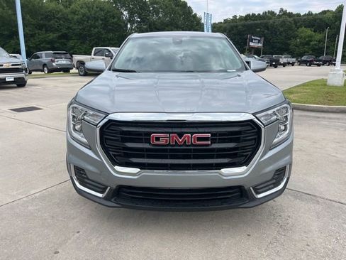 Used 2024 GMC Terrain SLE FWD image 11
