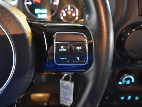 Used 2014 Jeep Wrangler Unlimited Sahara AWD/4WD image 19
