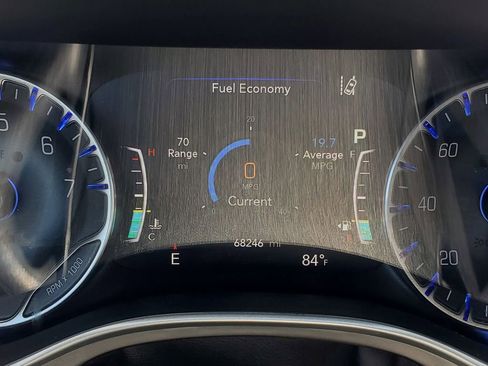 Used 2023 Chrysler Pacifica Touring-L FWD image 14
