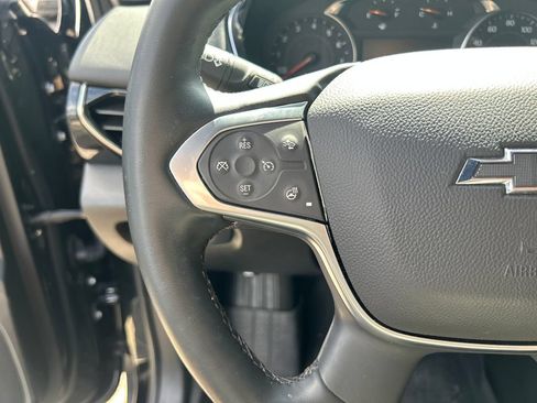 Used 2023 Chevrolet Traverse RS FWD image 22