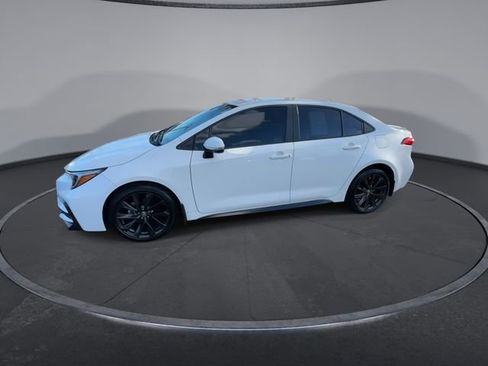 Used 2025 Toyota Corolla SE image 8