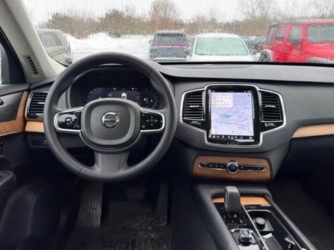 Used 2023 Volvo XC90 B6 Plus w/ Protection Package Premier image 4