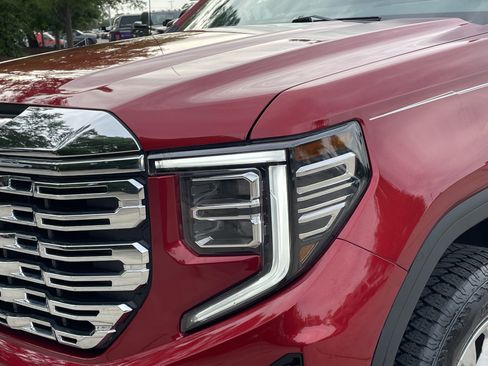 Used 2024 GMC Sierra 1500 Denali w/ Technology Package AWD/4WD image 5