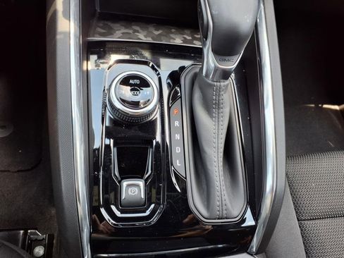 New 2025 GMC Canyon Elevation w/ Convenience Package image 24