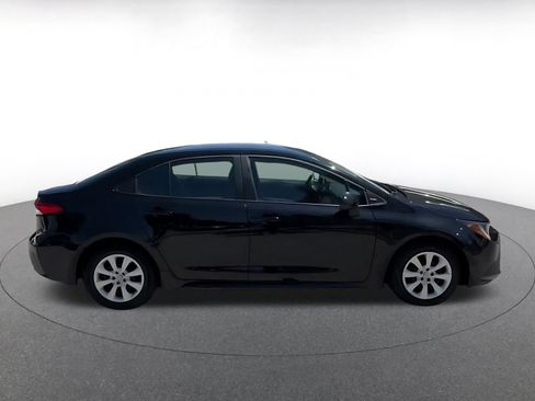 Used 2025 Toyota Corolla LE FWD image 16