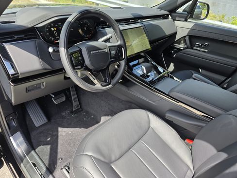 New 2026 Land Rover Range Rover Sport Dynamic SE AWD/4WD image 10