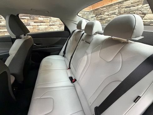 Certified 2025 Hyundai Elantra Limited w/ Cargo Package image 29