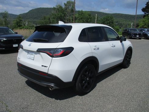 Certified 2024 Honda HR-V Sport image 5
