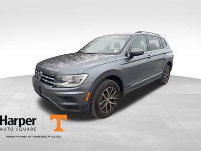 Used 2020 Volkswagen Tiguan SE w/ Panoramic Sunroof Package