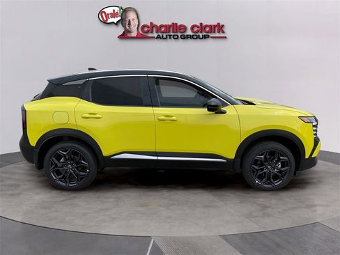 New 2026 Nissan Kicks SR image 7