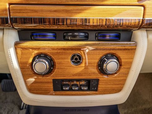 Used 2010 Rolls-Royce Phantom Drophead Coupe RWD image 95