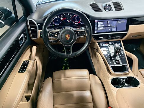 Used 2019 Porsche Cayenne image 16
